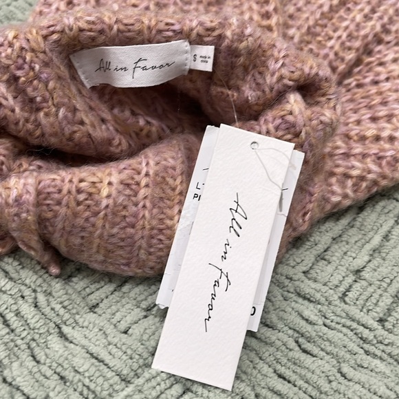 All in Favor Women's Mockneck Pink Puff Sleeve Sweater Size S - Picture 6 of 7